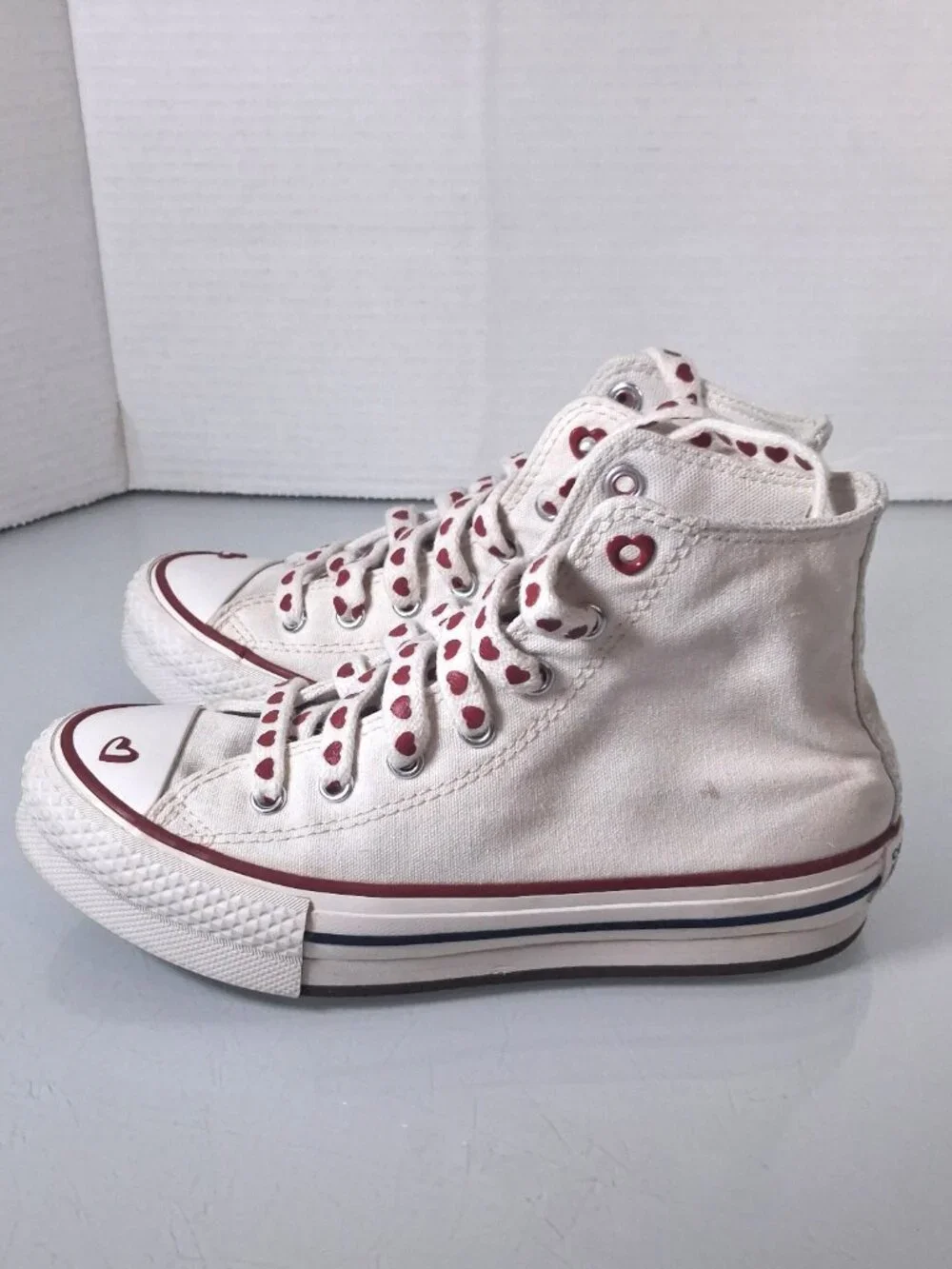 Converse All Star High Top Sneakers Girls Size 3 White Hearts Chuck Taylor Shoes